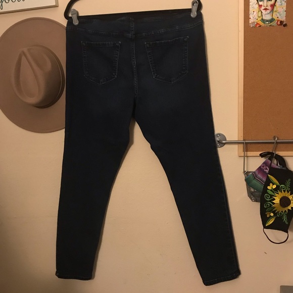 Maternity Jeans - Picture 2 of 3